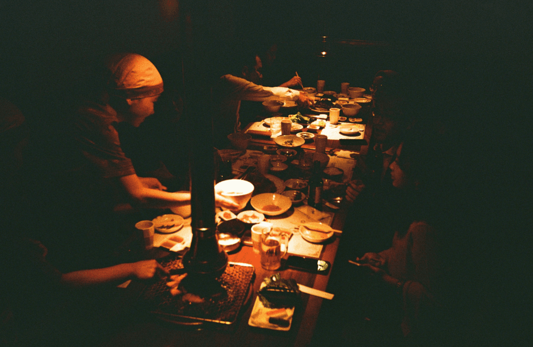 The Ultimate Guide to Hosting a Cozy Dinner at Home